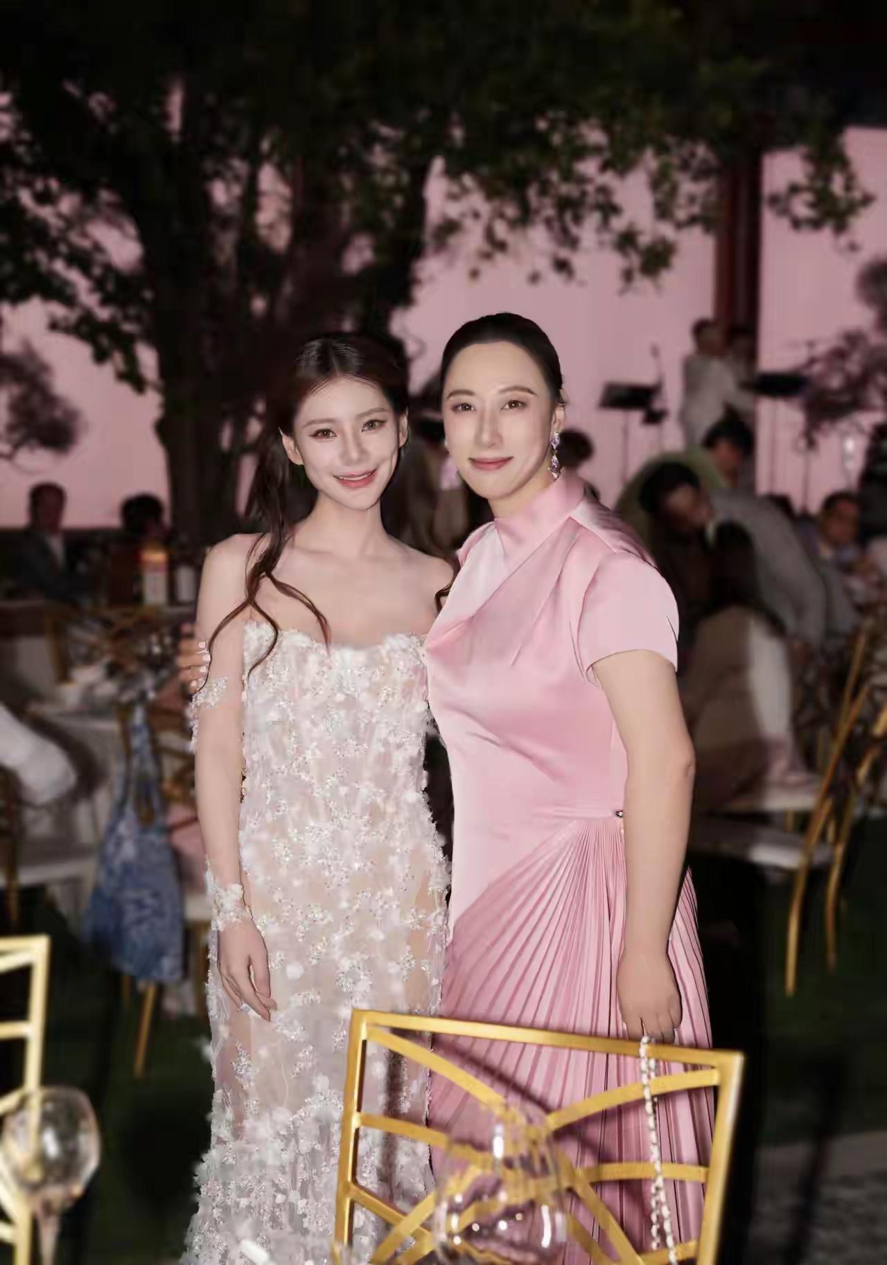 为什么小梅看起来给人了感觉，就是那么舒服呢？她不是明星，也没有那么多讲究，就是一