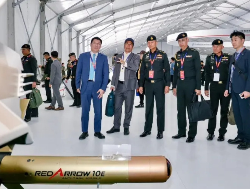 关键时刻，泰国又要买中国多种军火，赶紧运回国，战场上用得着。当地时间7月27