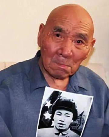 1953年，毛主席见到志愿军“打坦克英雄”苏吊蛋后，觉得这个名字实在不雅，便笑着