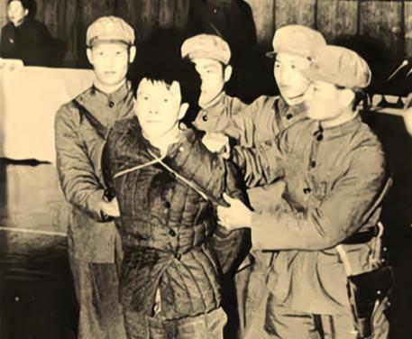 1979年11月14日，杭州体育馆内，一声宣判让全场六七千人瞬间屏住呼吸。可