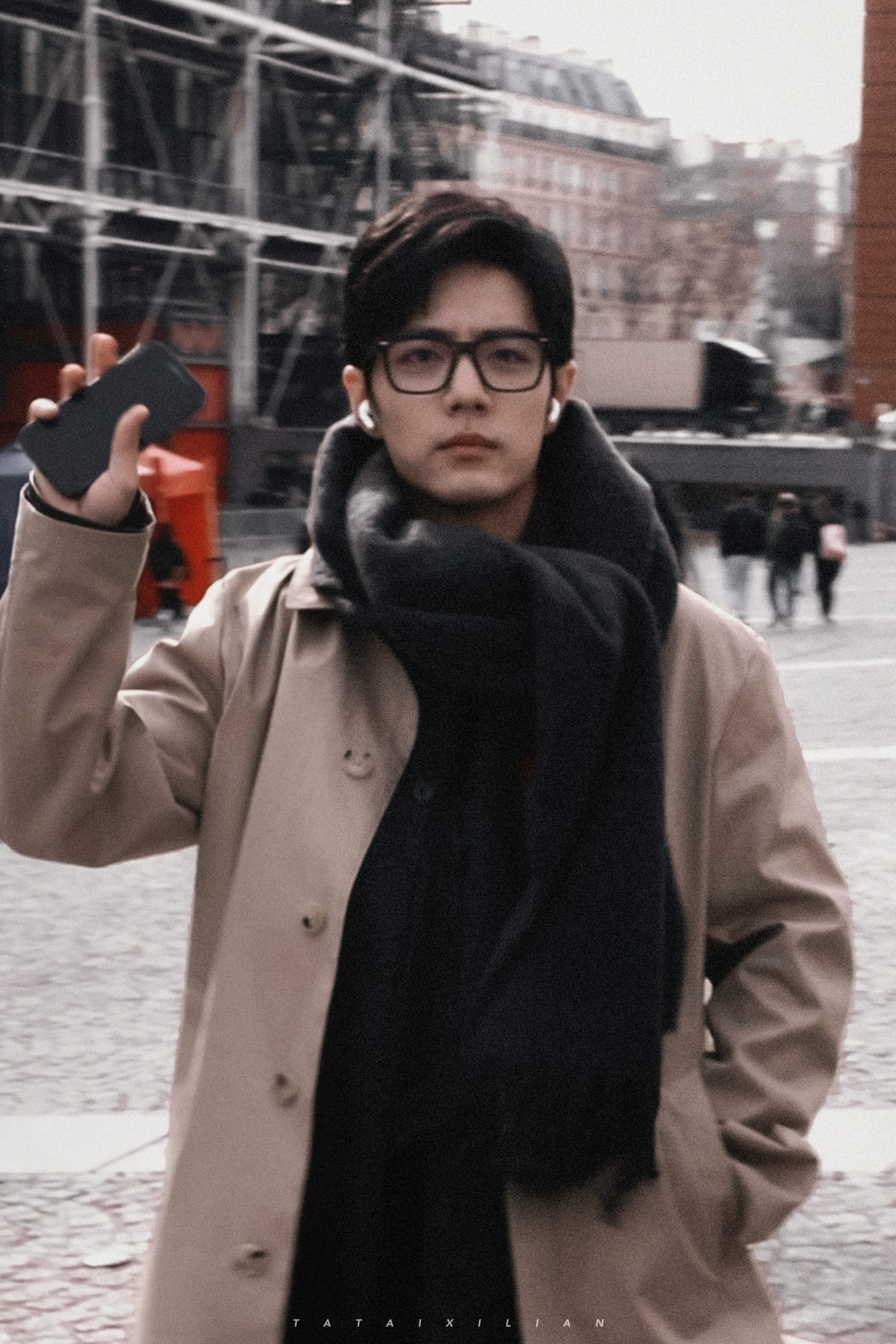 肖战冬日里的暖男！这身造型太帅了~​​​