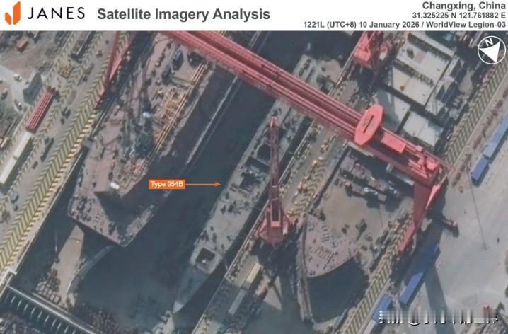 简氏防务周刊最新东大某船厂054B高清卫星图显示，第二批次054B已经成型，可