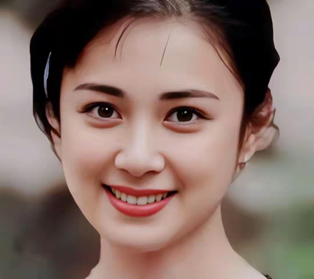 62岁傅艺伟近况曝光，从“最美妲己”到“阶下囚”，她经历了什么
