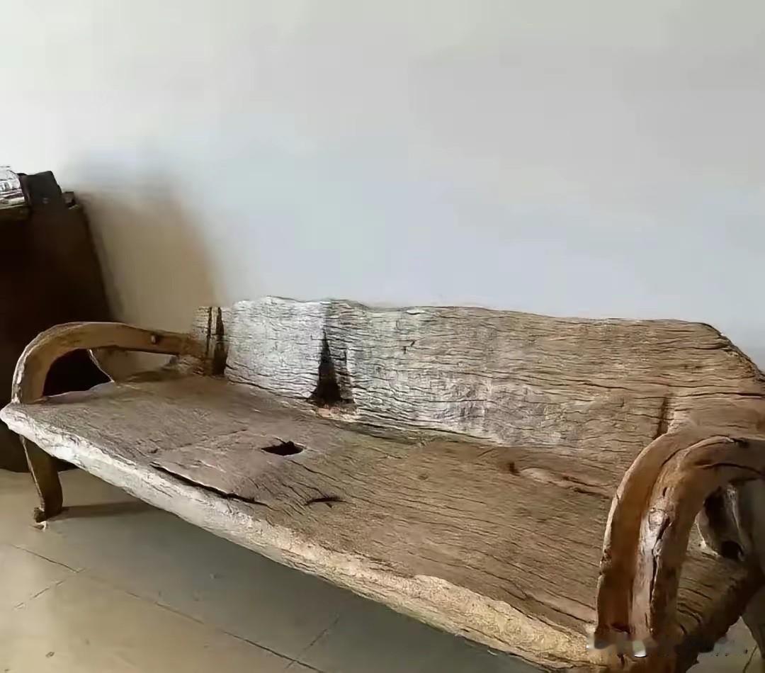 这是货真价实的实木家具，你觉得能值多少钱？