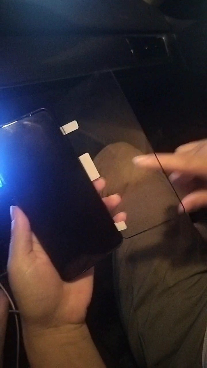 定位贴原来是这么用的，一秒贴好钢化膜