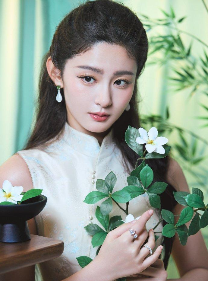 你跟我说这是一天的赵晴？线上气质优雅，线下可爱小公主，太反差啦