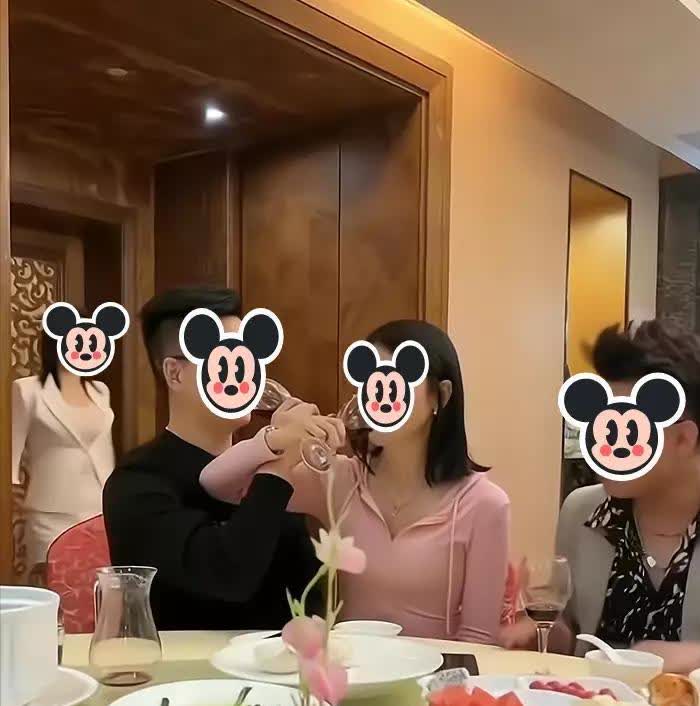 广西崇左，一男子毕业9年后，去参加同学聚会。期间因为一时冲动，与一位女同学在酒后