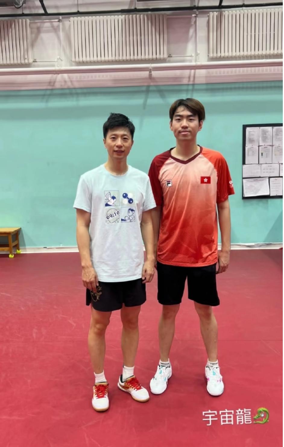 3月24日马龙陪姚钧涛郭冠宏等运动员在京训练！港队姚钧涛晒与马龙在京合照！