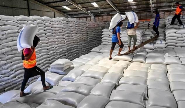 当地时间2月25号，印尼那边正式放出消息，要开始推介用离岸人民币计价的债券了。