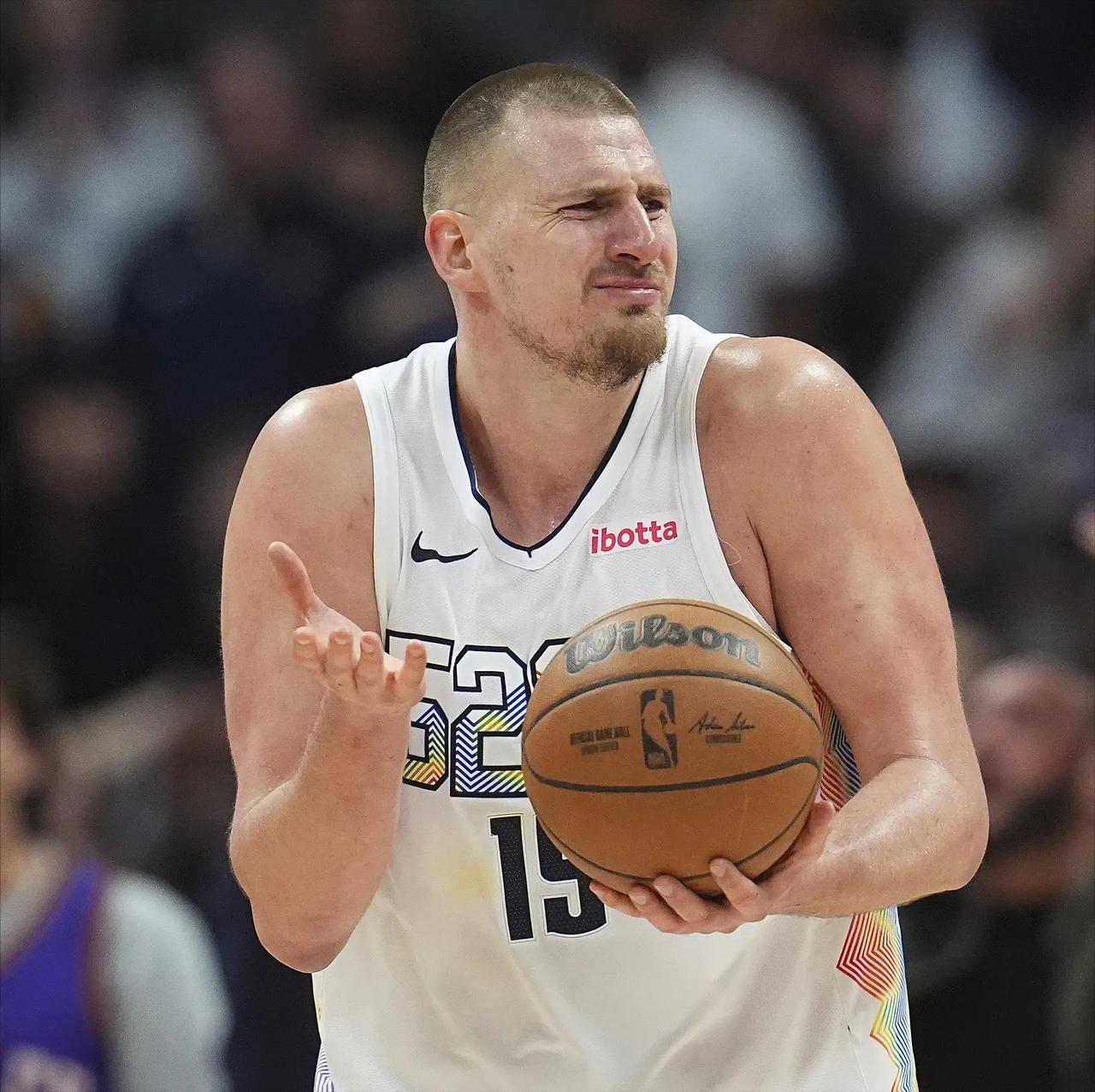 NBA历史三双榜更新：1、威少：2072、大O：1812、约基奇：181