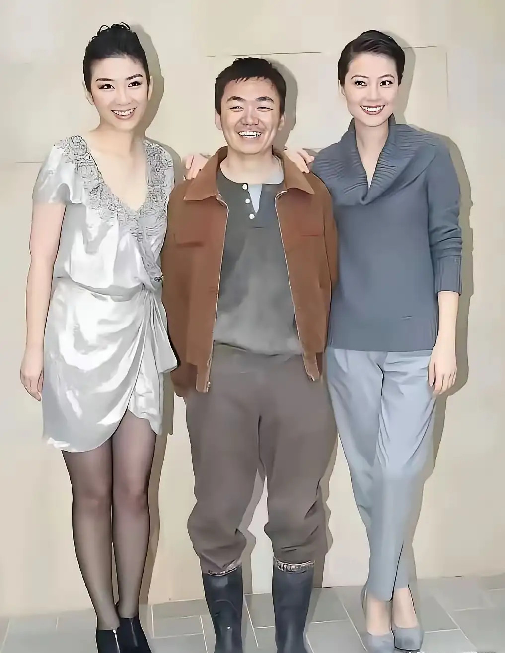 王宝强真憨！合照个子高的女星既不输气场又毫不尴尬