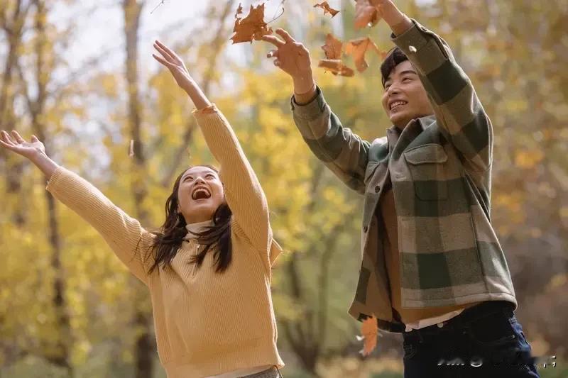 夫妻关系再好，也得有分寸感。古人就说：“有尺有度，有进有退，则无往不利。”日子平