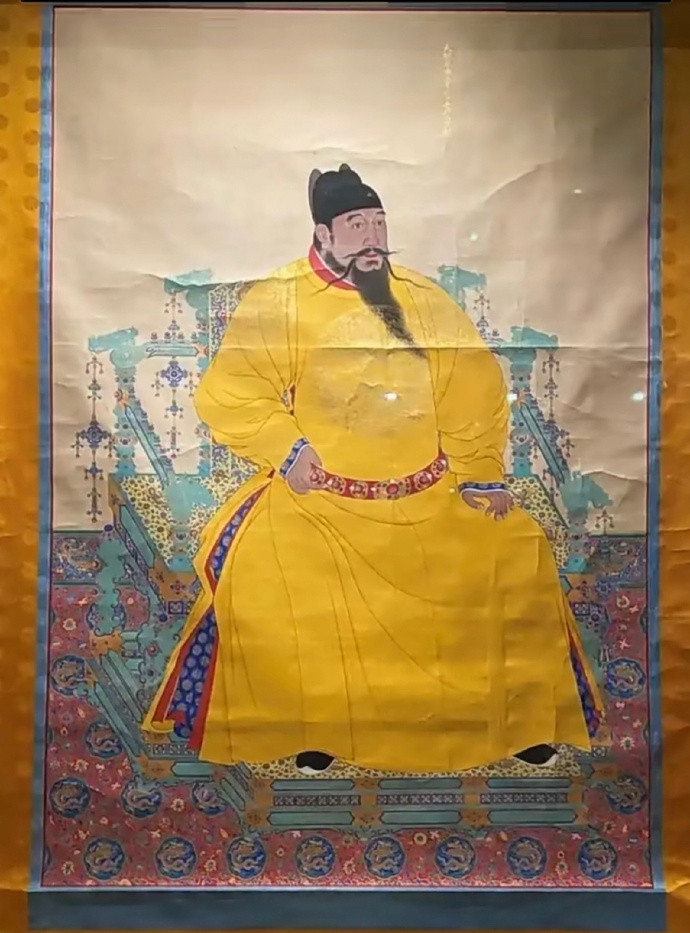 明成祖朱棣45岁时的画像，创作于1404年，被供奉于西藏布达拉宫。😱😱😱
