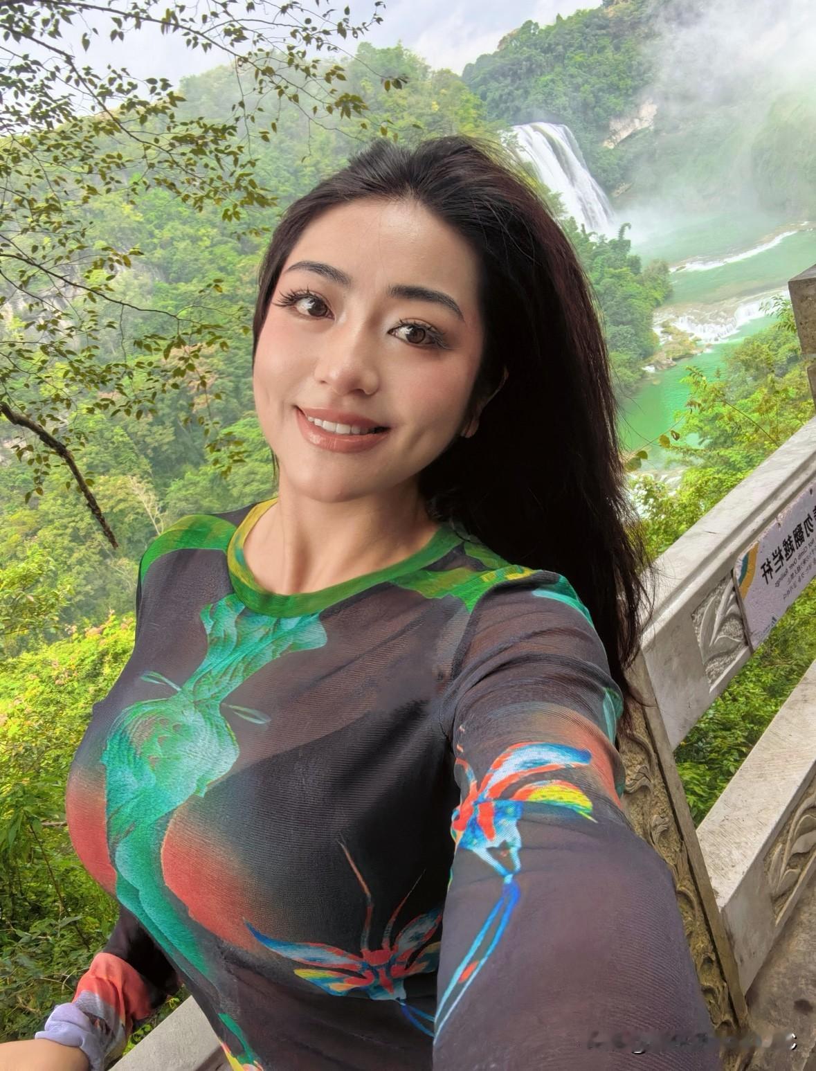 好美啊｜有一起来看瀑布的吗哈哈[比心]