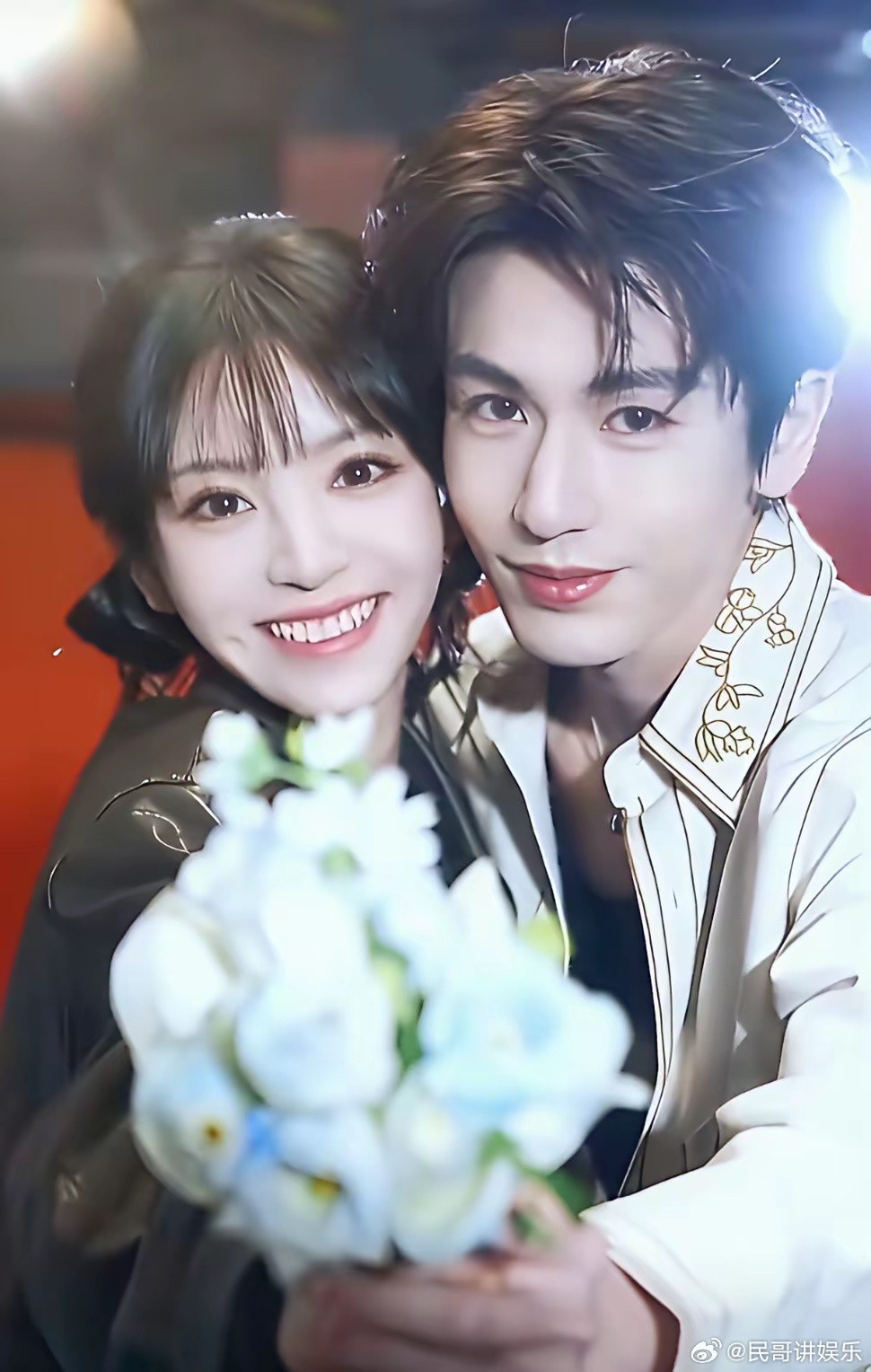 数据炸裂！《逐玉》开播即爆，双平台热度差12倍太离谱！这剧是真火了！《逐玉》今晚