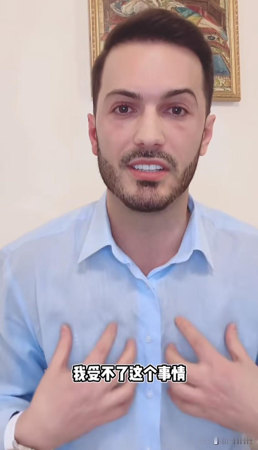 罗兰多晚上直播，说了他在会长身边12年，自己的付出与辛苦，他做了很多事情，也给会