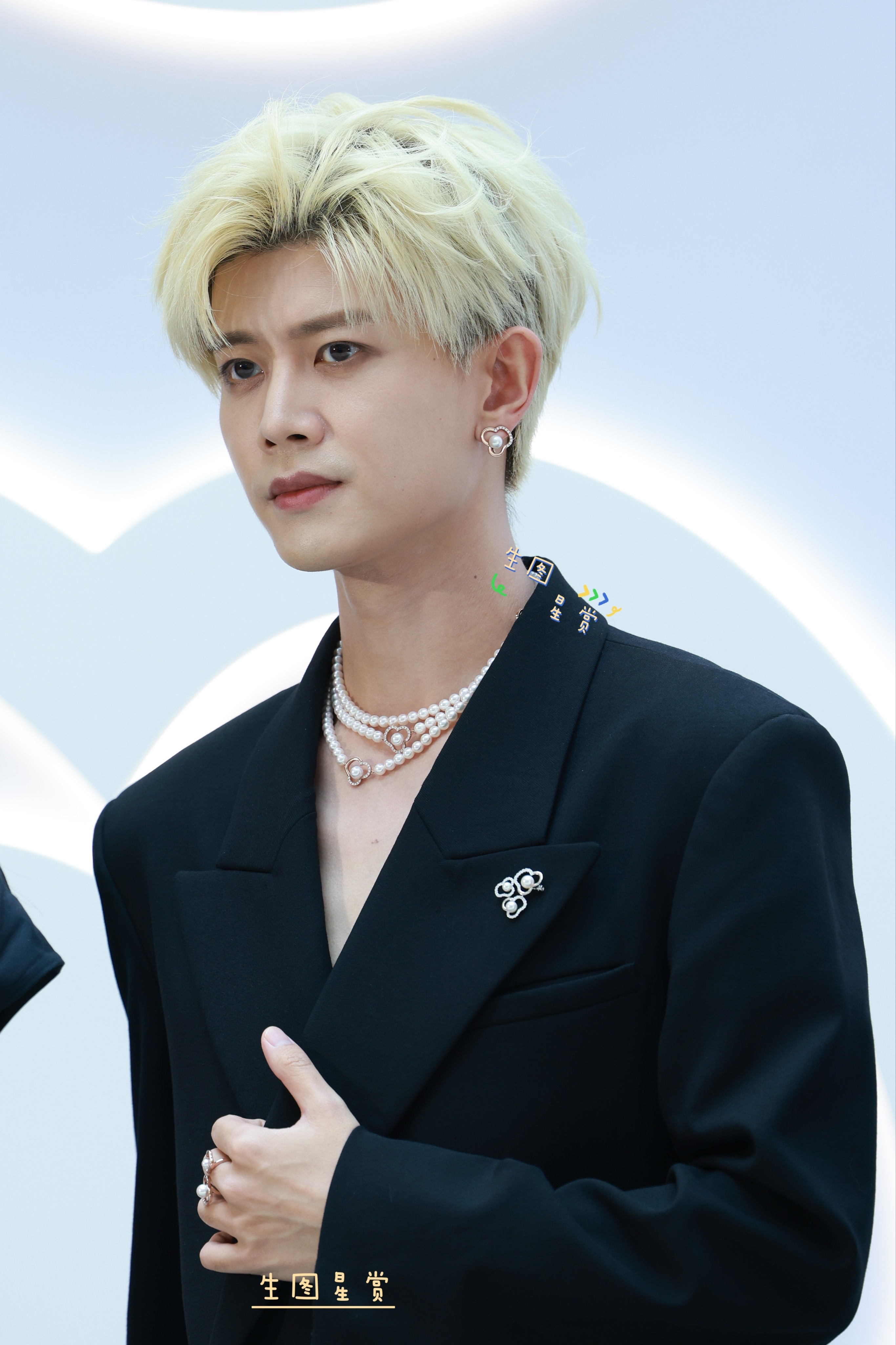 任嘉伦上海品牌活动生图，金发冷酷型男🌟任嘉伦​​​