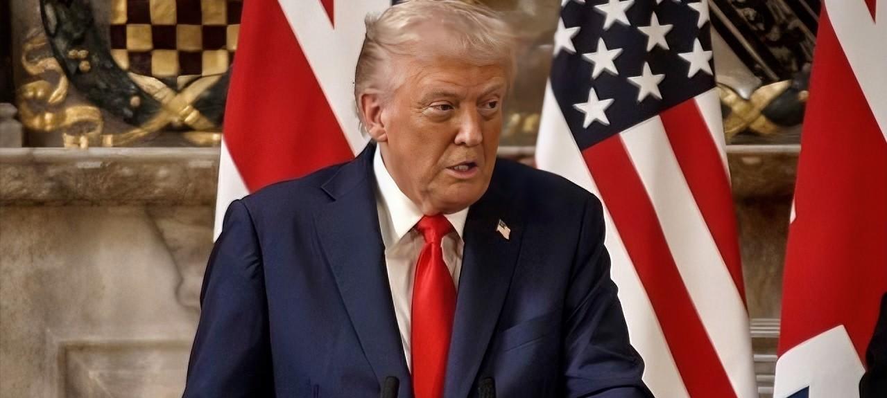 中美会晤结束后,美国总统特朗普的亚洲之行结束。返程中,他在空军一号上告诉记者,由