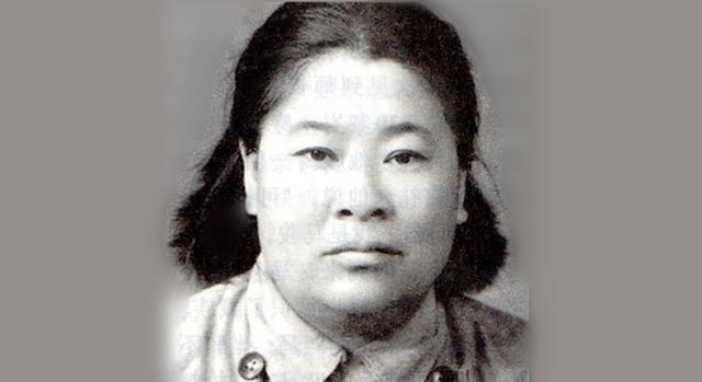 1933年，许世友听说部队有一位武当出身的女侠，便想要切磋一番，他迈着自信的步伐