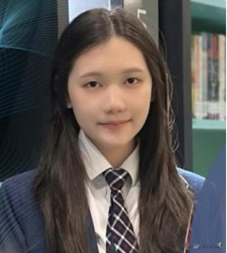 蒋得立考取赴美交换生获青鸟霸凌，意外牵出蒋家第五代蒋得聆，美国华盛顿大学就读，甜