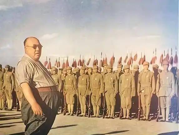 1949年5月，马鸿逵、马步芳谁来当西北军政长官，蒋介石难下决断，阎锡山建议说：