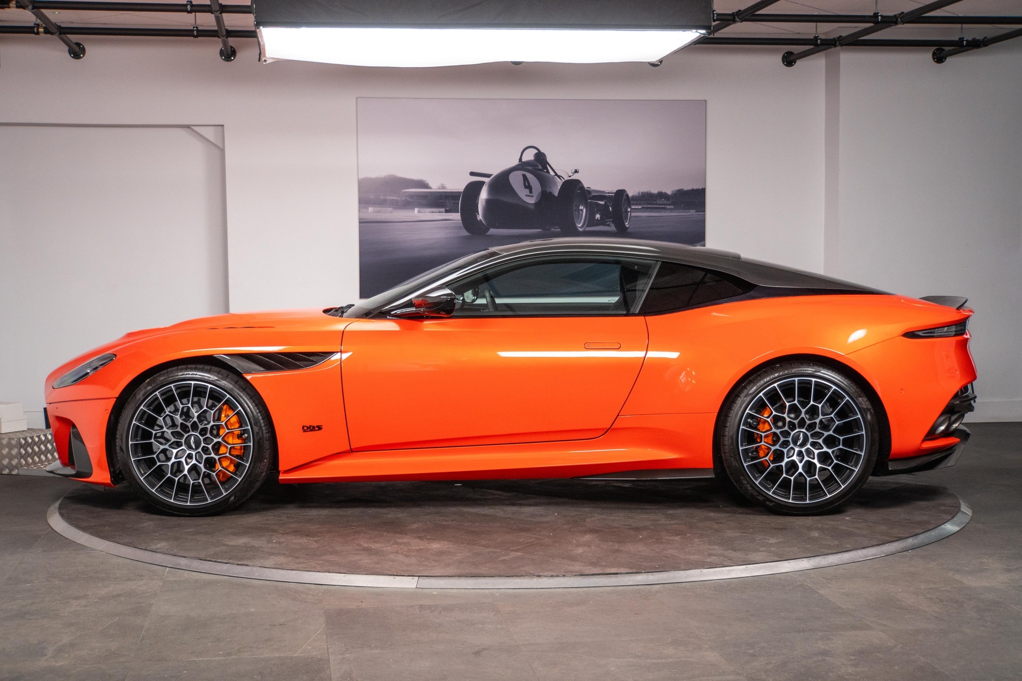 AstonMartinDBS阿斯顿马丁astonmartin橙色DBS非常