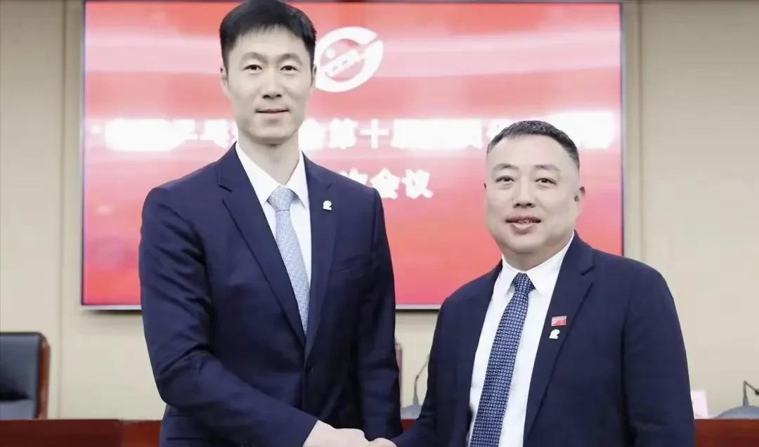 幸亏这次不是刘国梁，王曼昱又遇下下签，幸亏这次不是刘国梁带队，不然这个锅刘国梁背