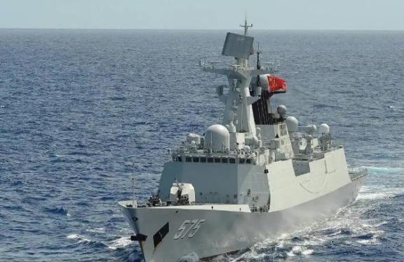 052D明明是顶尖神盾舰，为何全球没人买？真相：白送都养不起作为中国海军