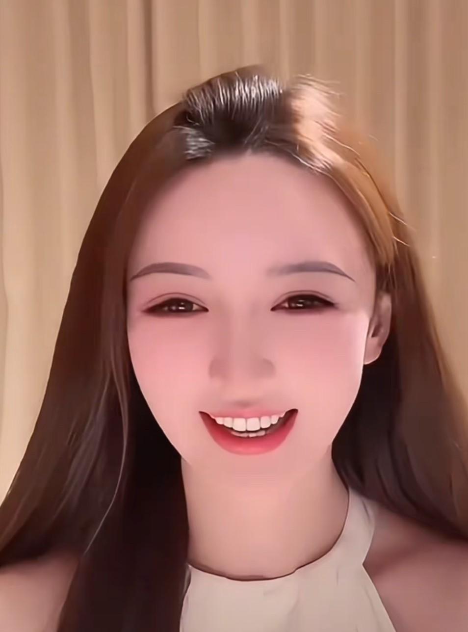 黄晓明人设崩塌，叶柯复出之路算是成功，凭着被抛弃，小孩出生后给了男方，一分钱没有