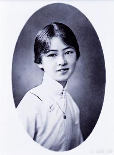 才女与怨母1936年北平，刚做完肺结核手术的林徽因，蓬发覆面，指着母亲何雪媛嘶吼