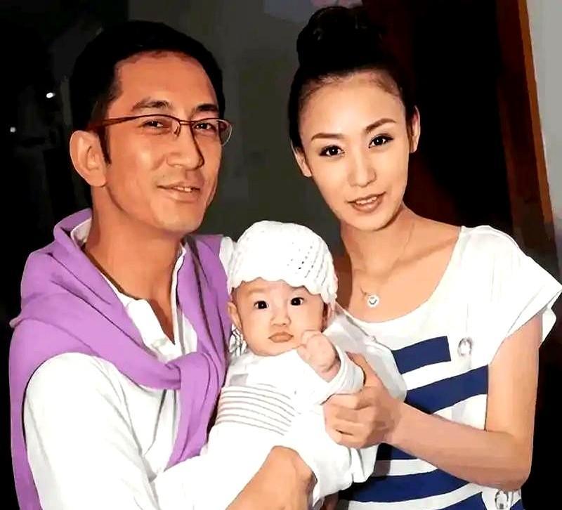 2007年，43岁的吴启华花650万，娶了22岁的石洋子。没想到婚后，石洋子就将