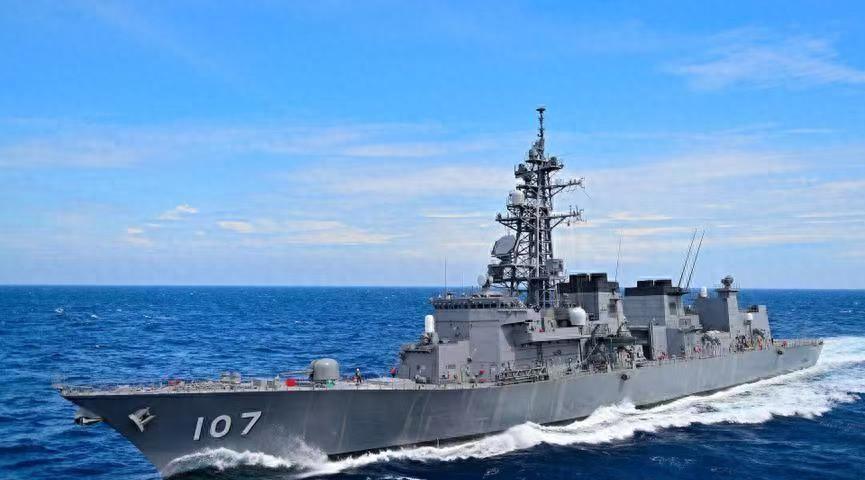 谁能想到，日本这回算盘打得震天响，结果却一脚踢在了钛合金钢板上！前脚他们的军舰刚