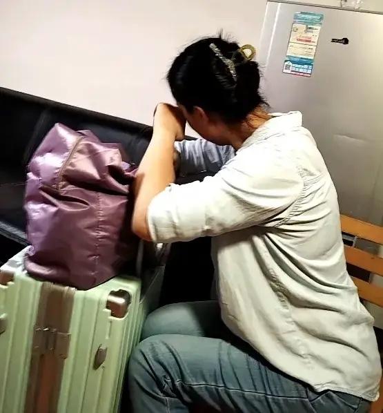 太扎心了，一个保姆被辞退的真相：一顿三四个馒头，再能干也留不住今天跟一位常年