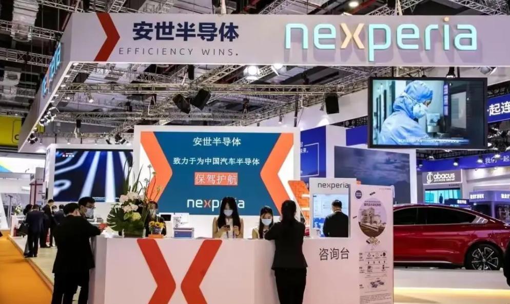 荷兰的行为其实比欧洲对俄罗斯的做法还要严重。欧洲冻结俄罗斯的资产，目前也只是敢动