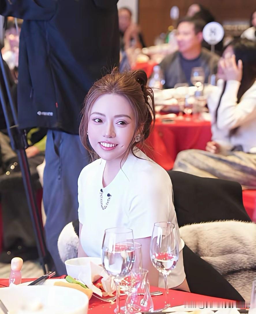 曾经辛巴的徒弟，现在自己创业的蛋蛋，放在全世界也是一个超级大网红。第一个粉丝