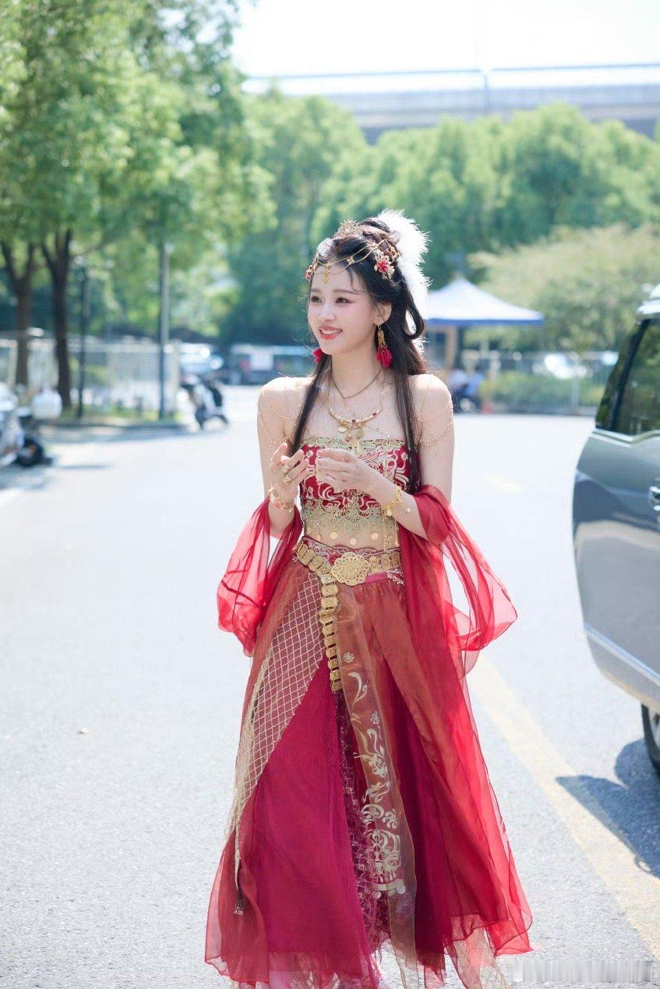 孙怡王牌红装路透孙怡你怎么越来越美了，到底要惊艳我多少次哇！王牌红装路透，异域风