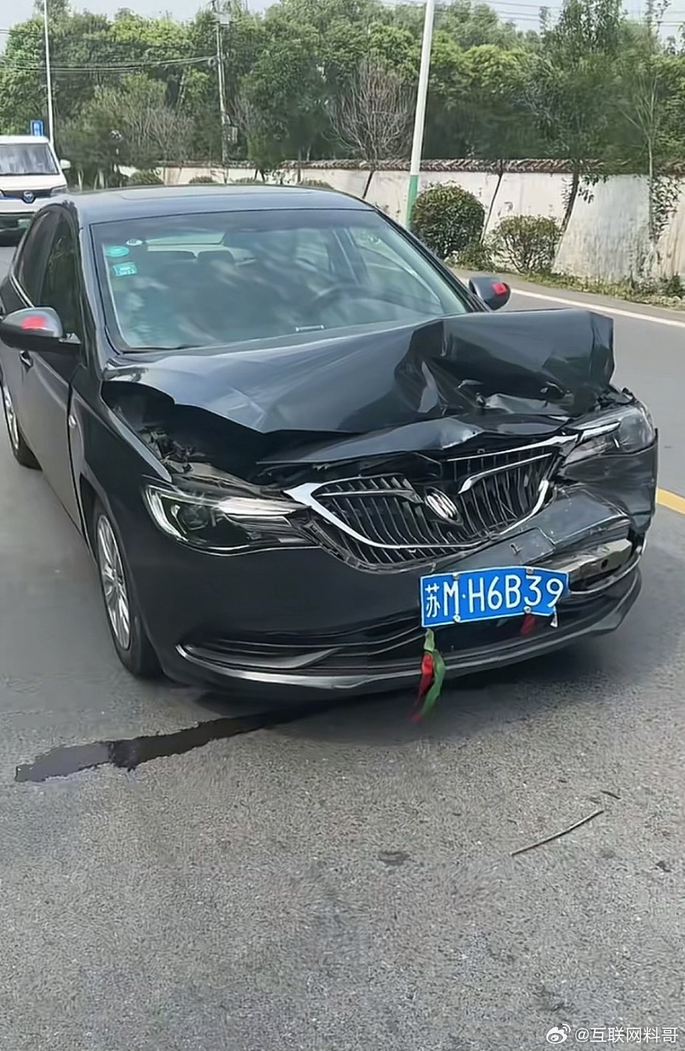 这下知道问界M9的安全性了吧？这可是硬中之王别克啊，没想到在问界面前被吊打了。含
