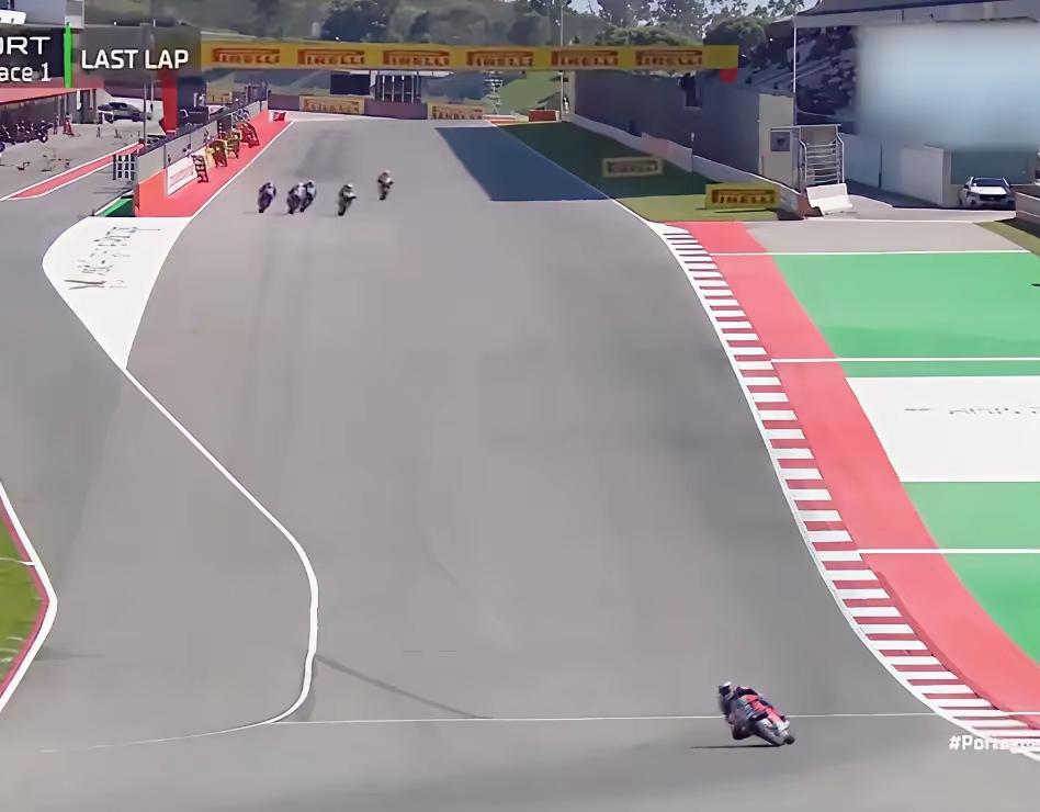 这张图完全有资格登上时代周刊。之前不懂这张图的分量，如今再看才明白，它的含金量