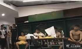 浙江队0-5惨败后，内部气氛低迷而非矛盾，这反映出职业足球面对战术纪律彻底失守的