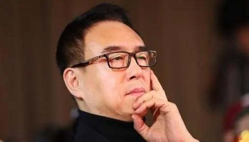 47岁的春晚导演郎昆趁32岁妻子马艳丽出国，出轨24岁舞蹈家刘岩，妻子得知后果断