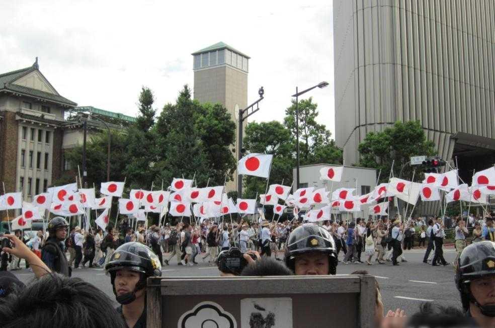 日本政客乱出招，台海风浪骤起，中国反手一击定乾坤最近日本政客又开始搞些小动作