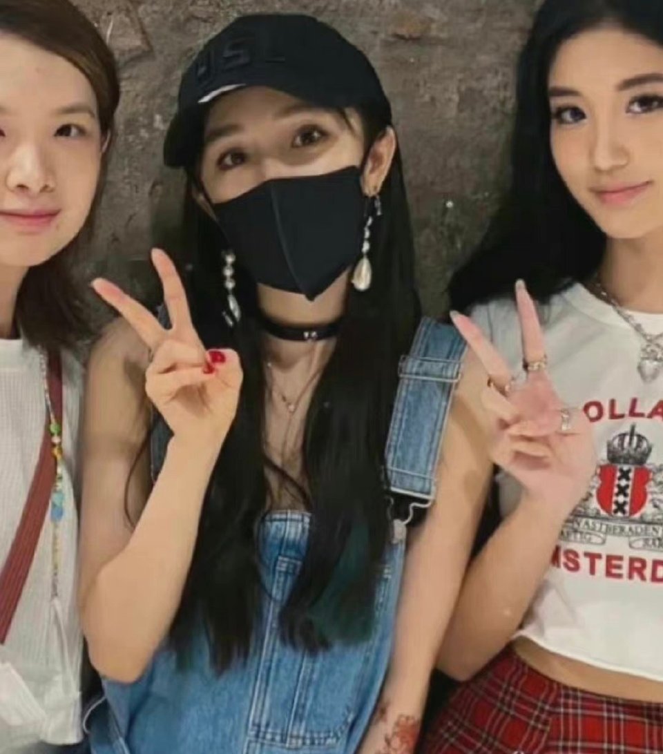 路人偶遇镜头下的杨幂，我只想说一句生图伟大！​​​