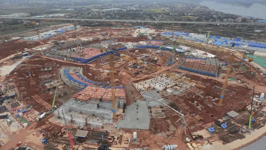 春日施工热潮持续升温，长沙奥体中心项目建设全速推进。截至2026年3月下旬，项目