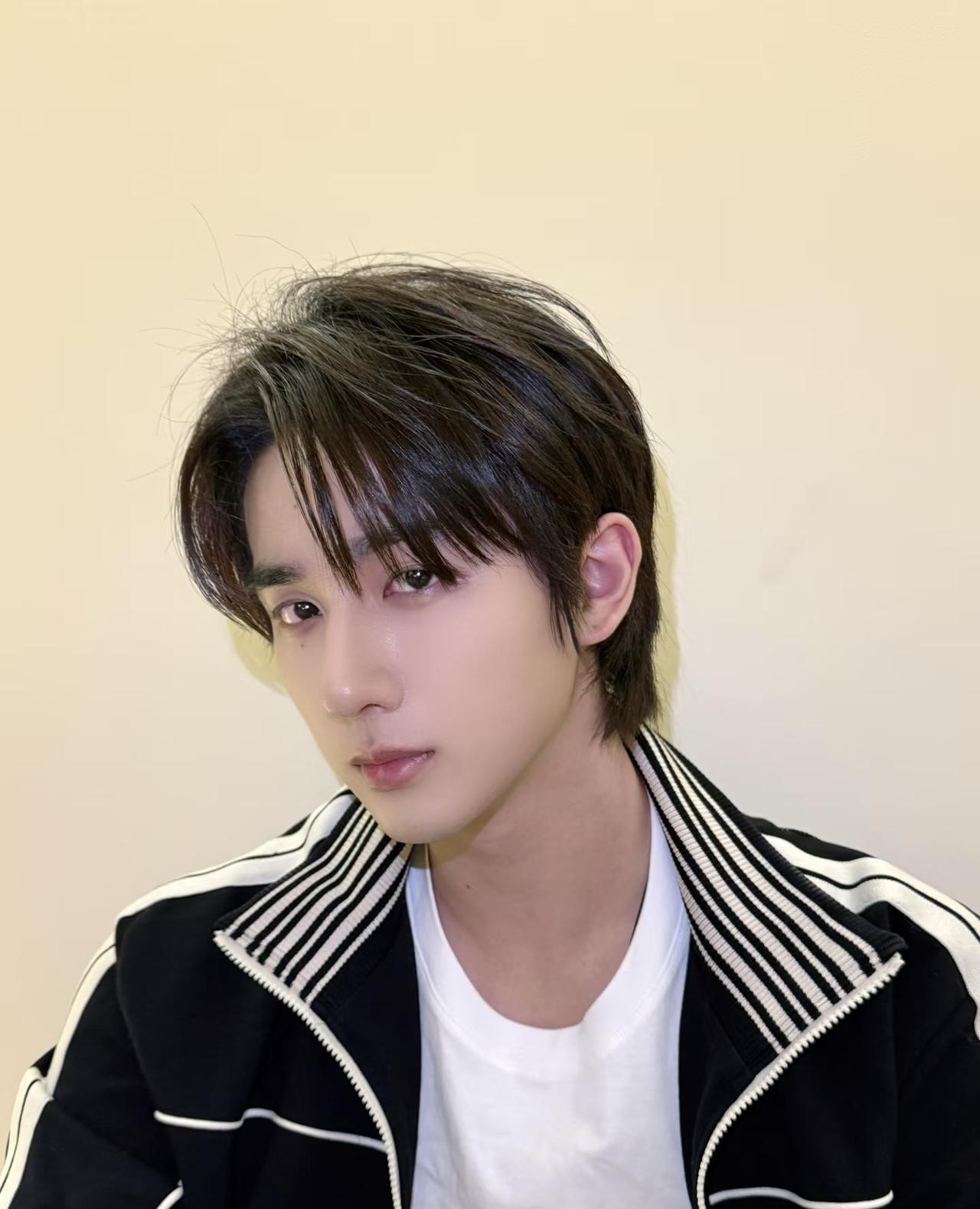 果然贫穷让我无知啊李宏毅被限高了看了他的限高令，我直接泪目了他被限高，限