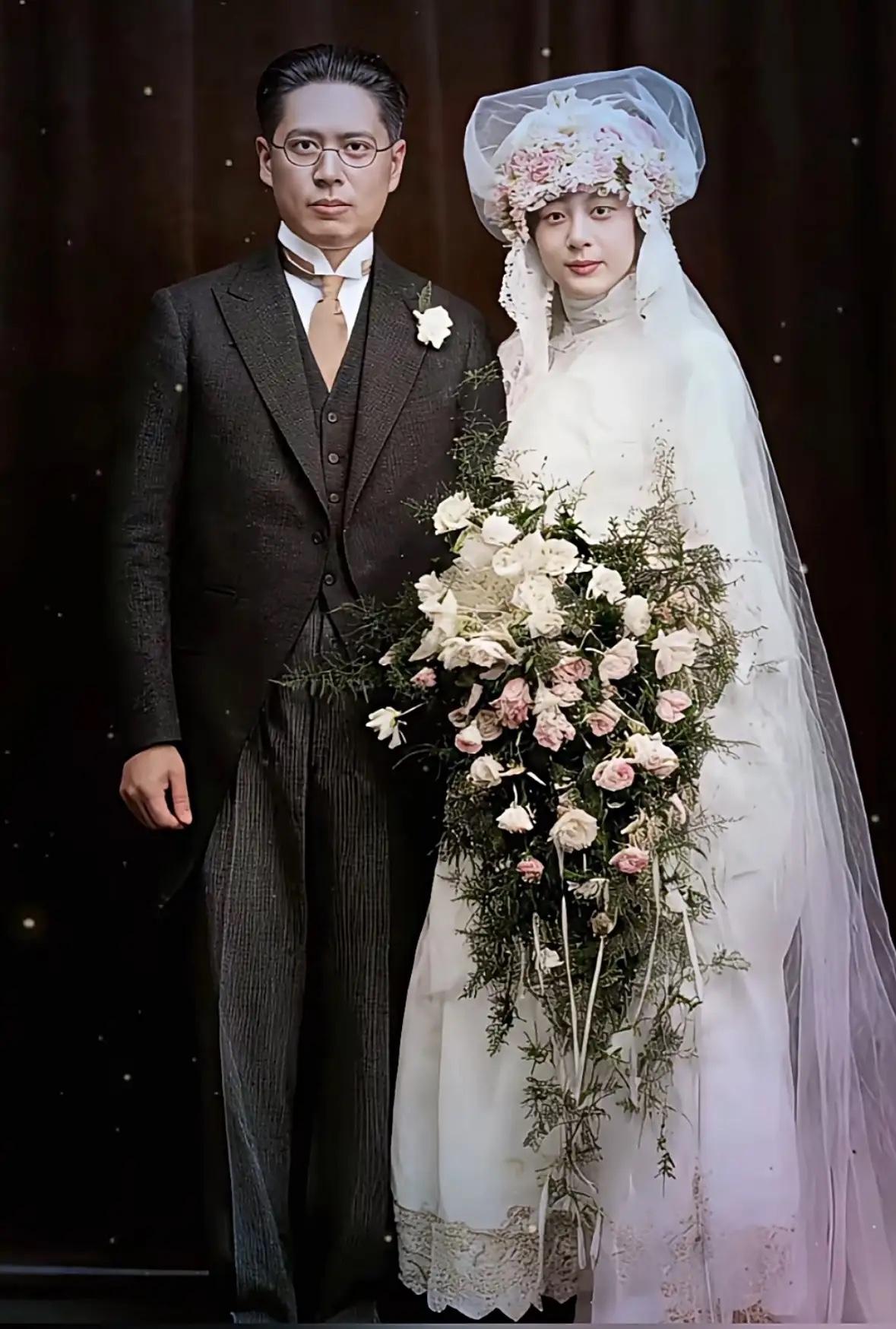 这是20岁的张乐怡和宋子文的婚纱照，这可不是演员扮演的，张乐怡容貌好，气质佳，而