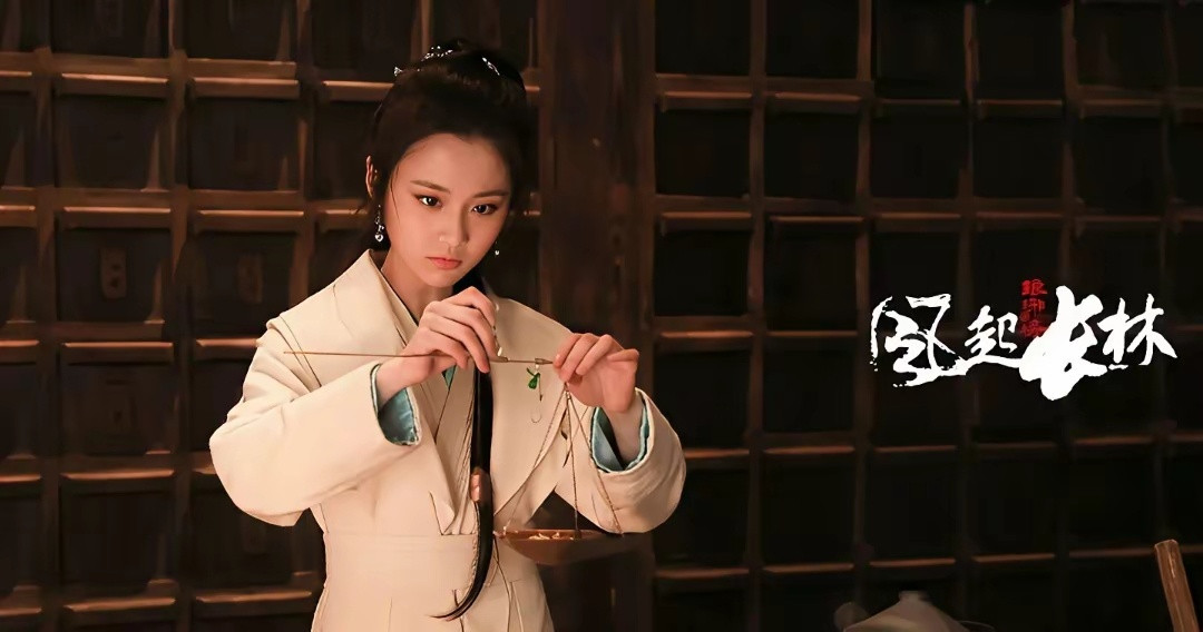 记得何炅当初很推崇这个艺人，现在感觉还得靠于正。