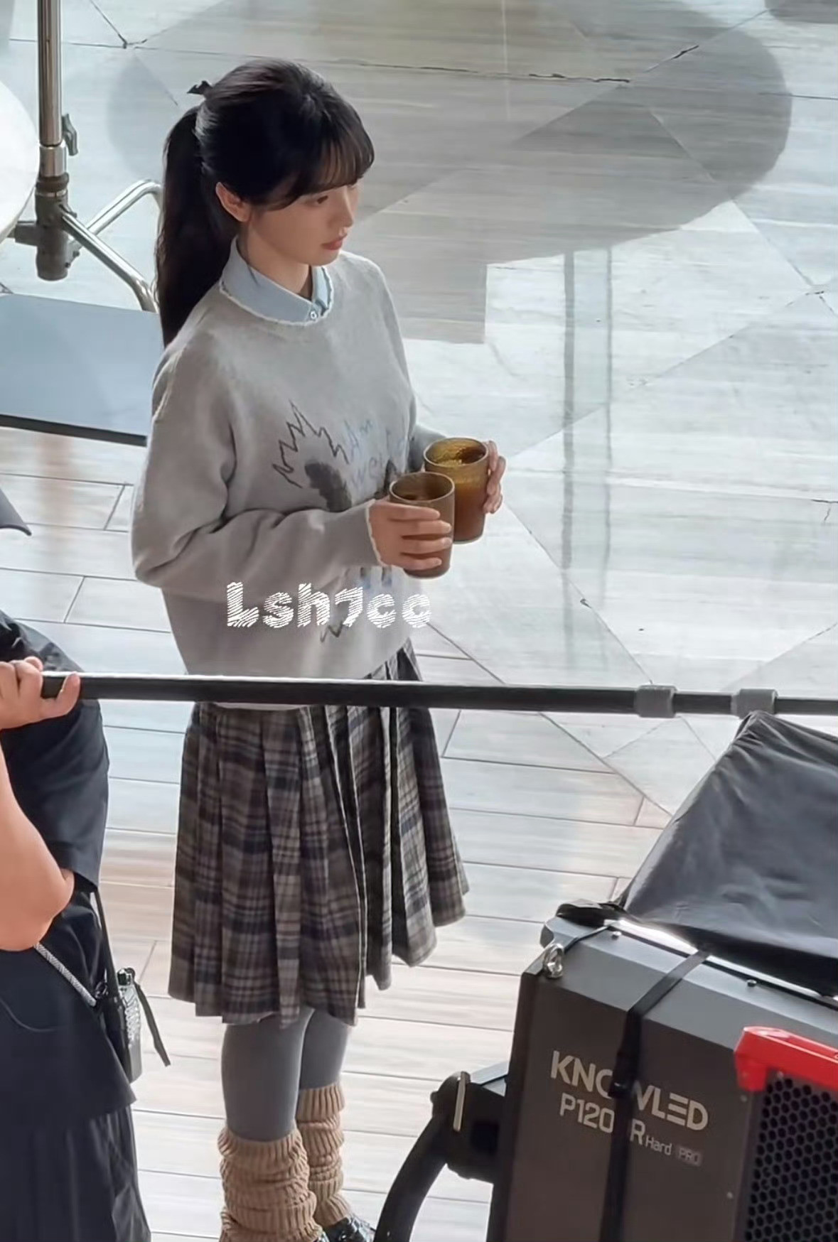 天才女友给田曦薇搭配的造型真的..这造型师一点审美都没有​​​