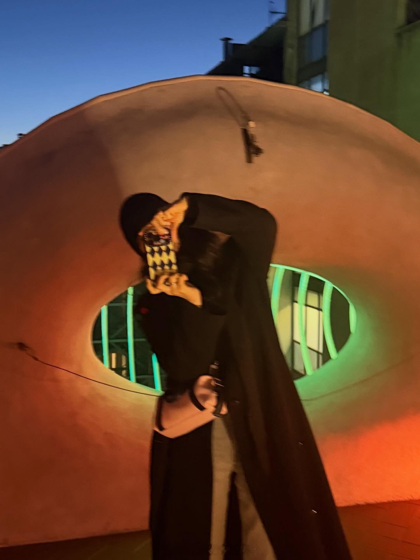 金宇彬申敏儿蜜月照金宇彬镜头下的申敏儿25日，申敏儿在ins晒出金宇彬在西班牙