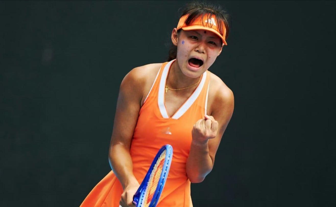 体育大赏15岁孙心然收获WTA125赛事首胜‼️中国小花孙心然本周持外卡参加W