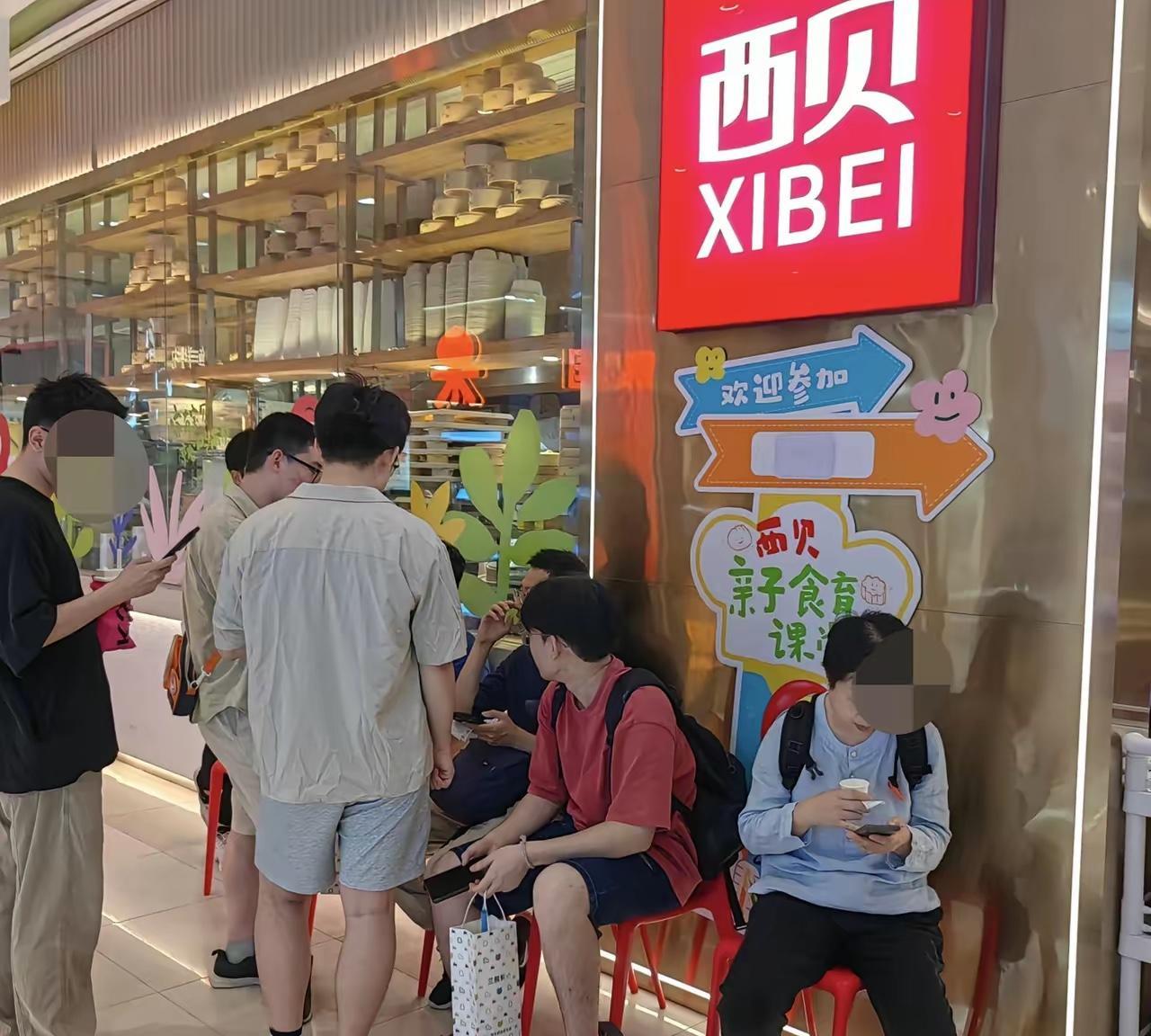 西贝翻车，最有顾虑的，不是老板，也不是经常吃西贝的顾客，而是那位被记者采访的